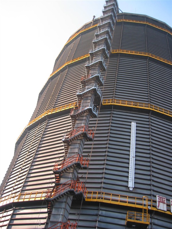 Anti-corrosion treatment for 100,000 gas holders of Kunming Steel